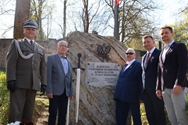 Wizyta w miejsach pamięci na terenie Dolnego Śląska