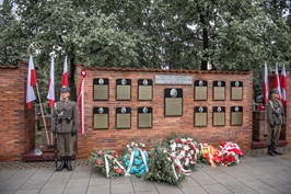 Uroczystość odsłonięcia Ściany Pamięci poświęconej dowódcom Polskich Sił Zbrojnych na Zachodzie