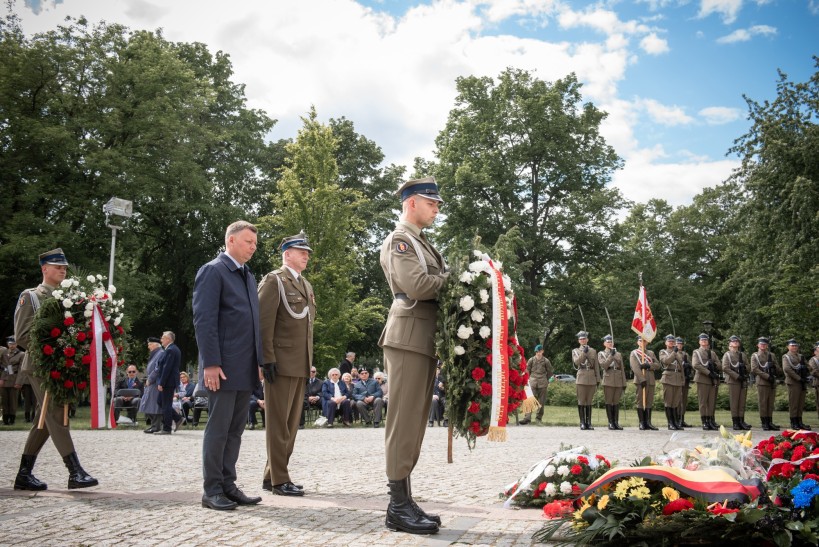 90. rocznica smierci j. pilsudskiego i 55. rocznica smierci generala andersa fot. barbara jamrocha udskior 90. rocznica smierci j. pilsudskiego i 55. rocznica smierci generala andersa fot. barbara jamrocha udskior