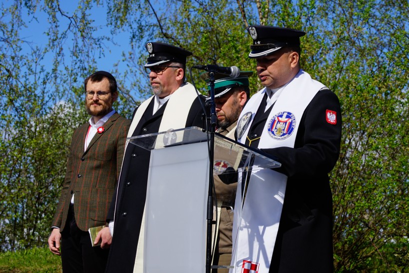 pomnik marynarzy orp grom   pomnik marynarzy orp grom