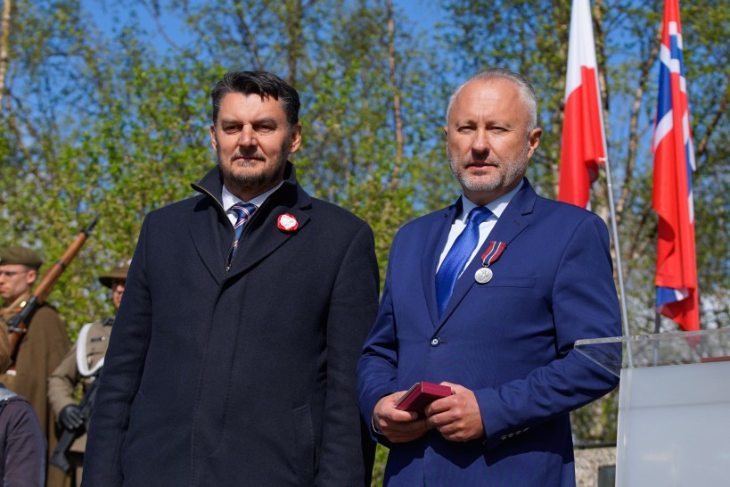 pomnik marynarzy orp grom   pomnik marynarzy orp grom