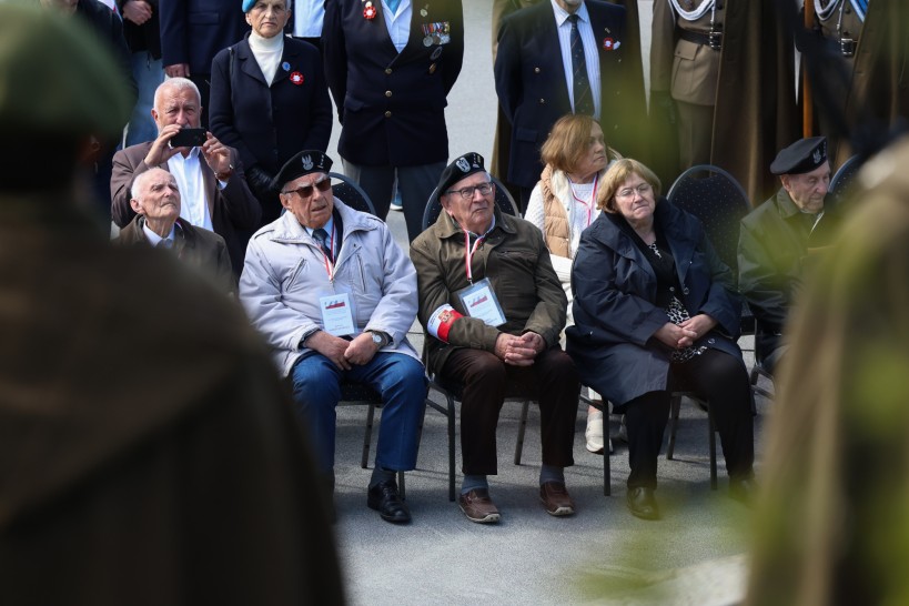 pomnik marynarzy orp grom   pomnik marynarzy orp grom