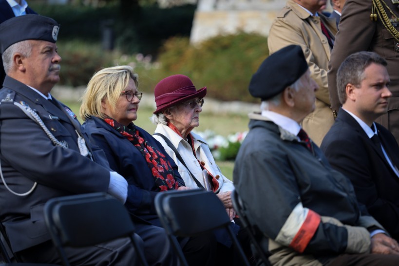 2025.09.18   uroczystosc przed pomnikiem henryka slawika i jozsefa antalla seniora   2025.09.18   uroczystosc przed pomnikiem henryka slawika i jozsefa antalla seniora