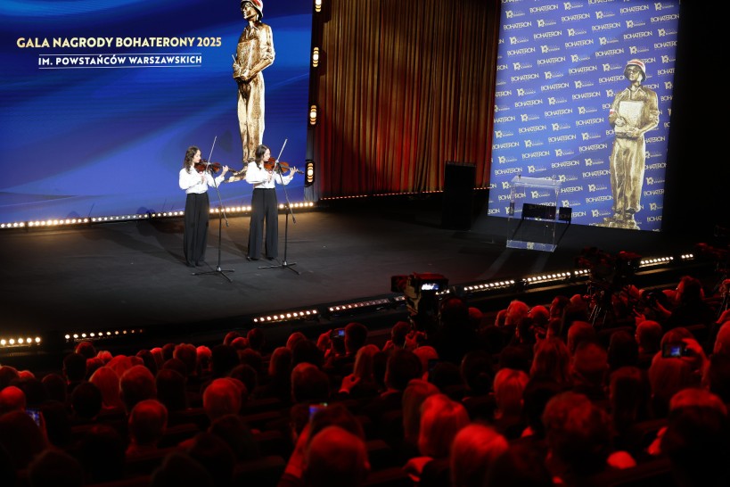 2025.11.12   bohateron  