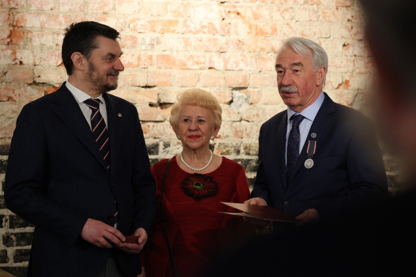 2026.03.23   wreczenie medalu pbp romanowi nowosielskiemu  