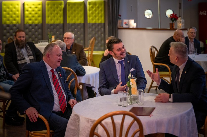 Wreczenie sztandaru Lubin fot. Barbara Jamrocha UdSKiOR Wreczenie sztandaru Lubin fot. Barbara Jamrocha UdSKiOR