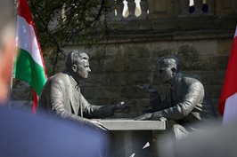 Pamięci Henryka Sławika i Józsefa Antalla Seniora