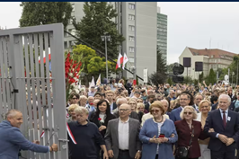 Brama nr 2 Stoczni Gdańskiej ponownie otwarta. Rocznica podpisania porozumień sierpniowych